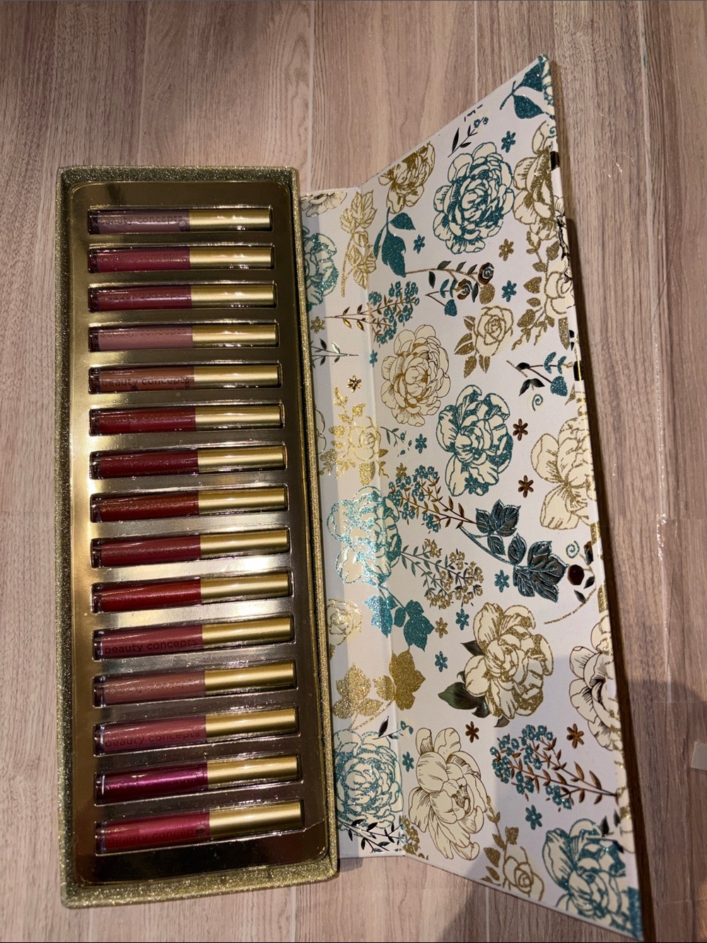 Assorted Lip Gloss Set - Mixed Red & Pink Shades